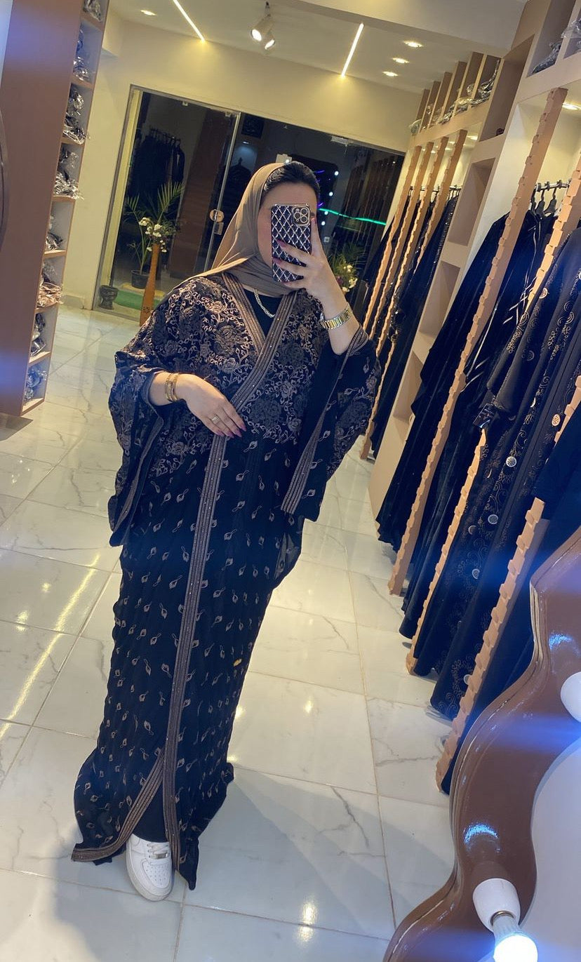 Classic abaya for sophisticated style and all-day comfort