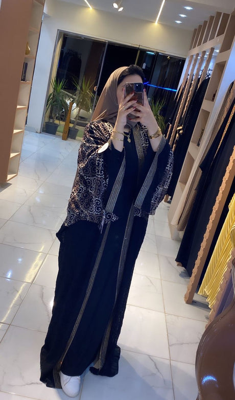 Stylish abaya handpicked for a fresh and vibrant look and comfort