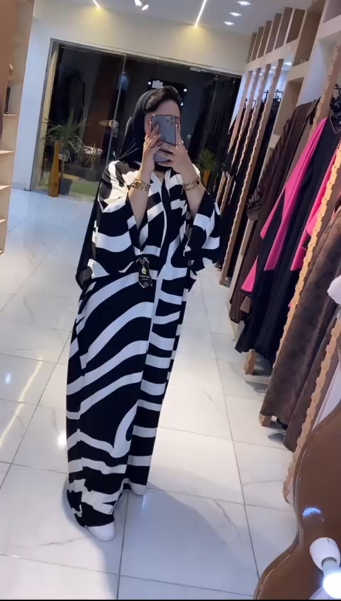 Elegant Abaya Designed to add elegance and comfort to your wardrobe