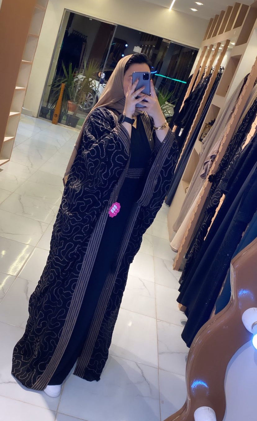 Elegant Abaya and comfort in any season